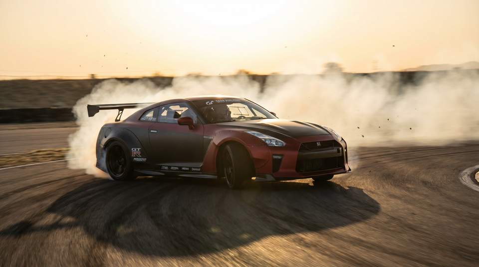 麻豆视频：改装GTR赛道漂移